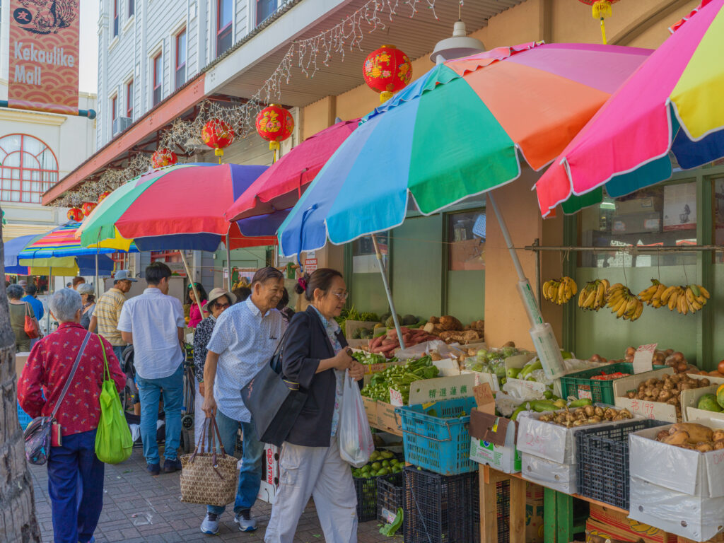 Chinatown, Honolulu. Courtesy of Shutterstock. Photo by Theodore Trimmer. Culinary tour of oʻahu